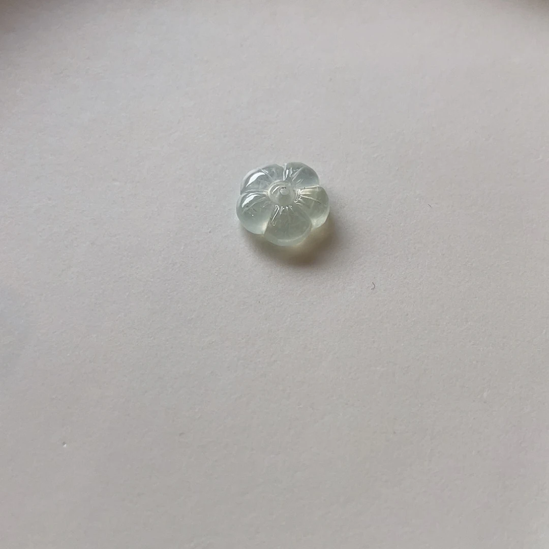、***_翡翠未镶嵌颈饰80
