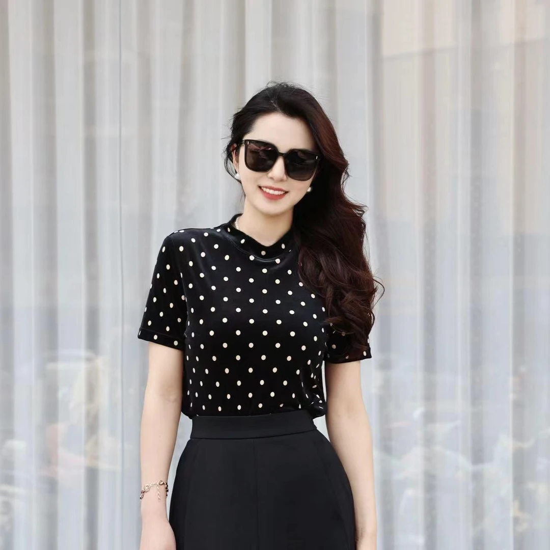 GIRDEAR/哥弟时尚显瘦洋气夏季透气简约烟囱高光丝绒T恤1300606