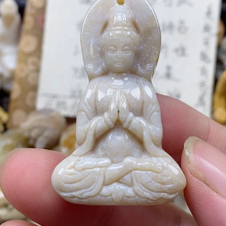 颈饰未镶嵌硅化珊瑚（珊瑚玉）