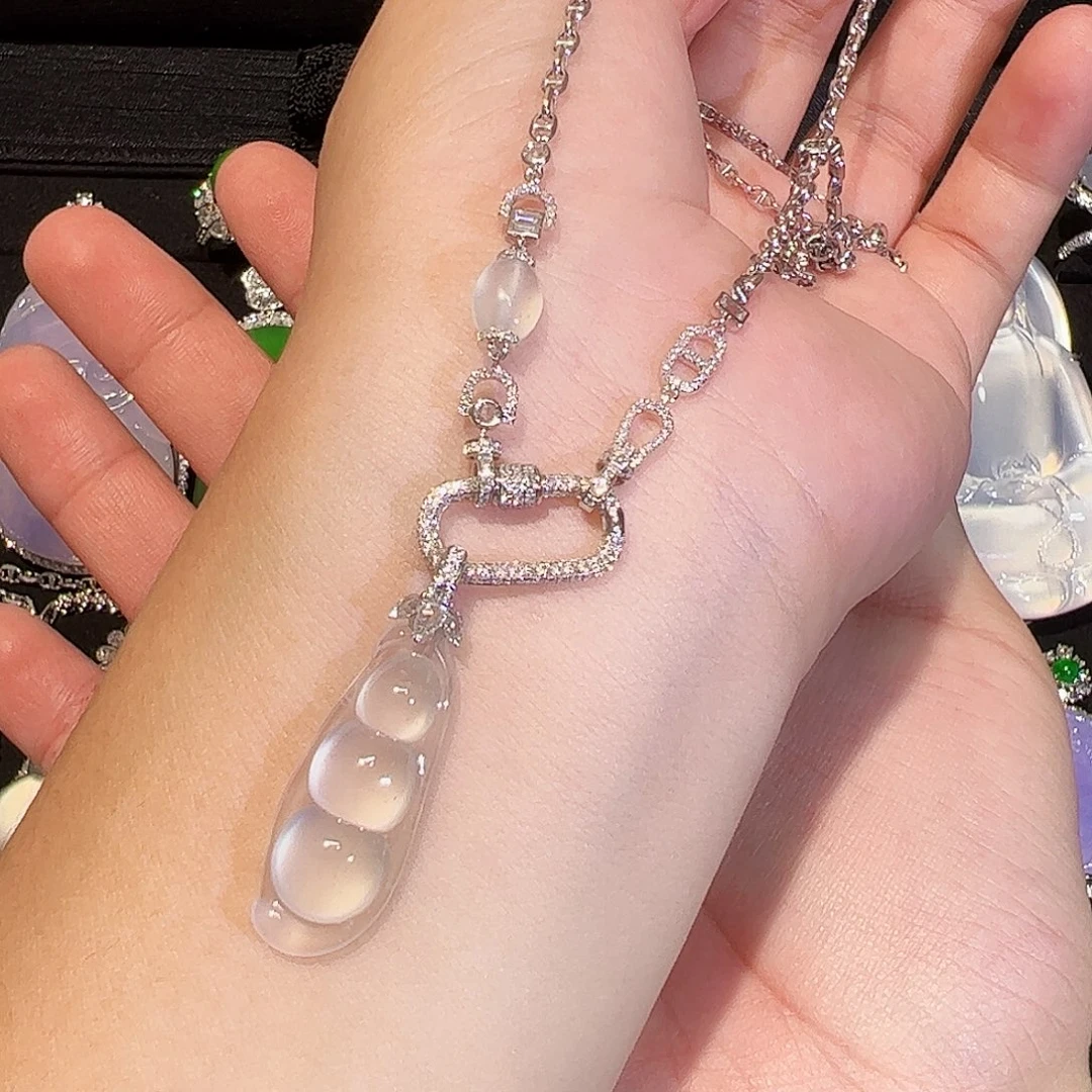 颈饰18K金镶嵌翡翠福豆一整套