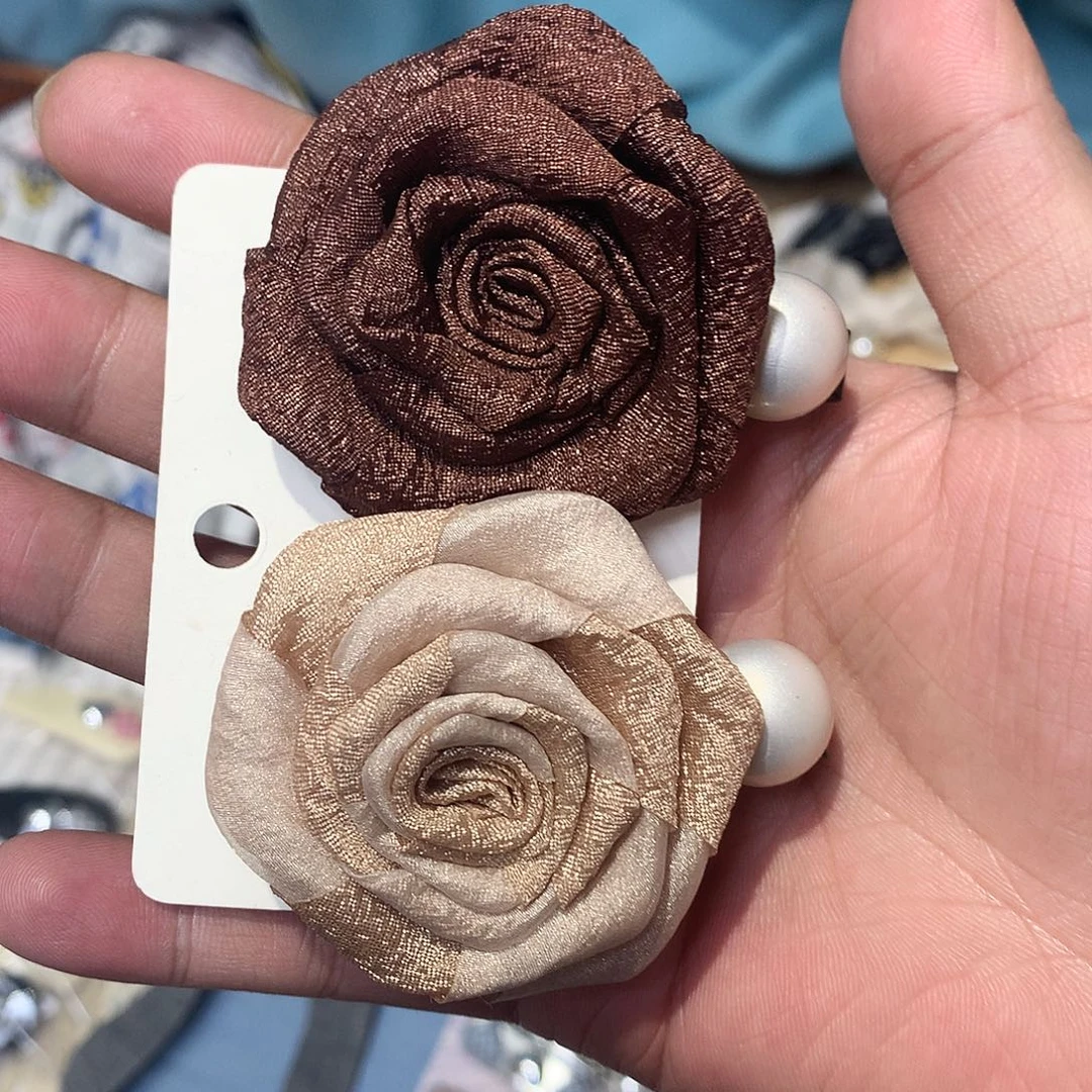 皮质铁合金手工玫瑰花鸭架一对