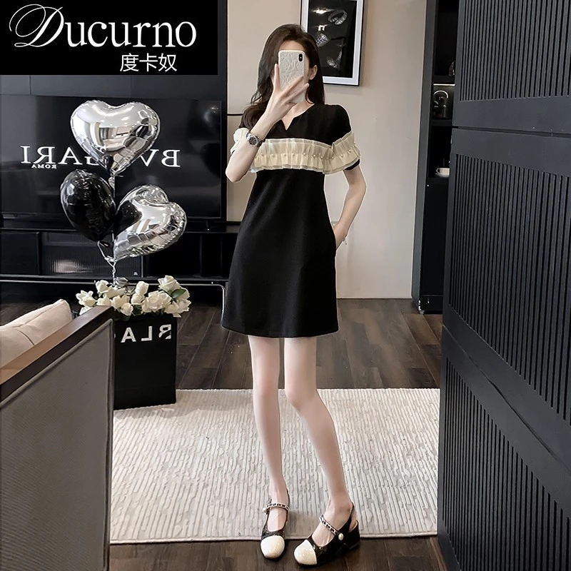 休闲法式连衣裙夏季女黑色设计感气质减龄茶歇裙子纯欲慵懒风女装