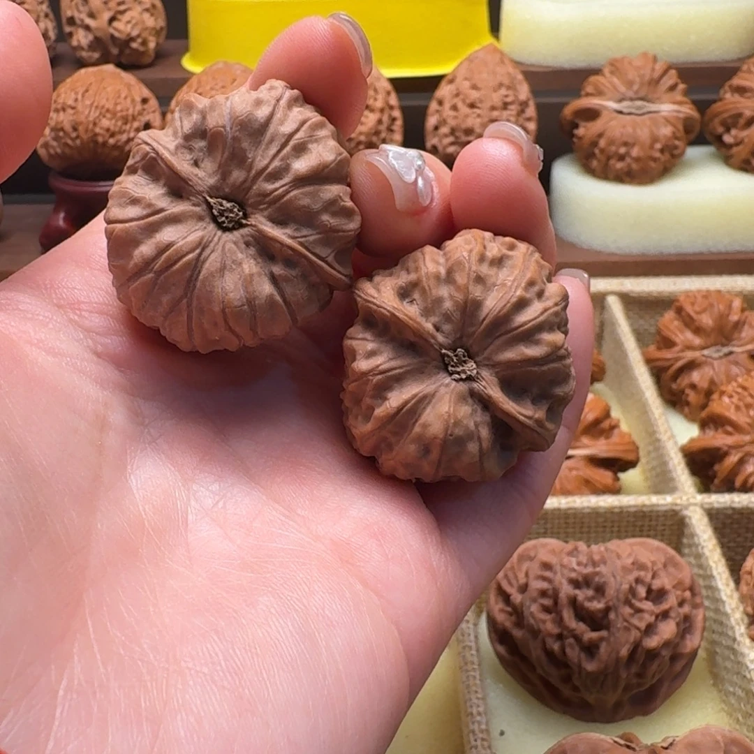 文玩核桃吊坠门头沟元宝35