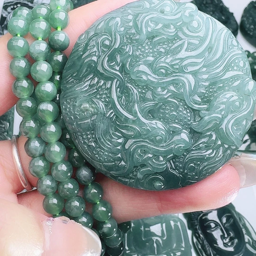 翡翠未镶嵌颈饰天然的A货翡翠多样性发其一