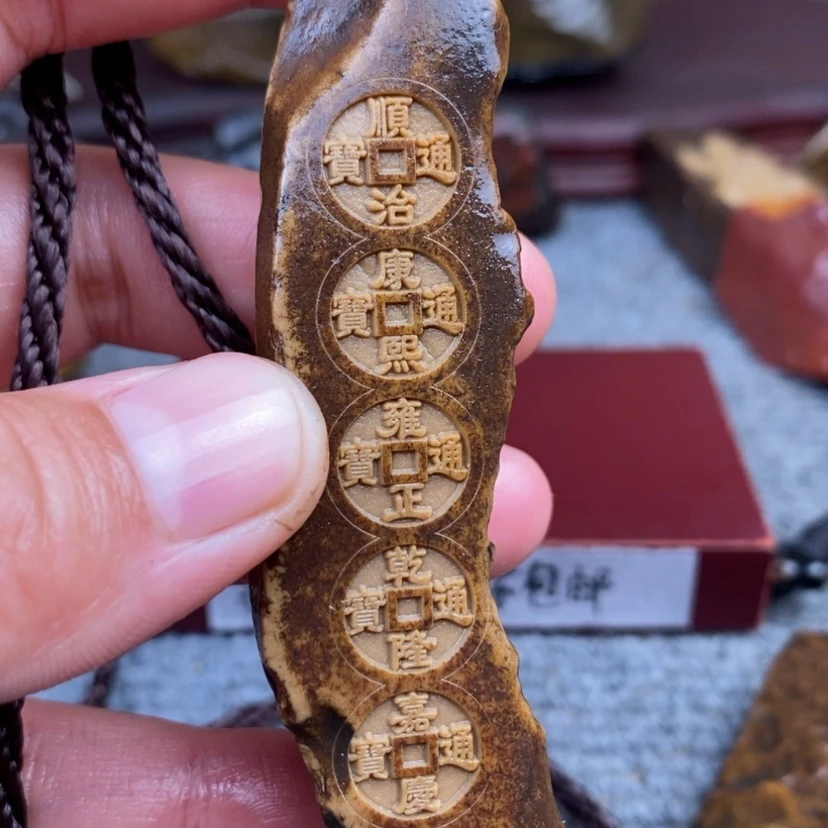【闪购商品】原石雕刻手把件