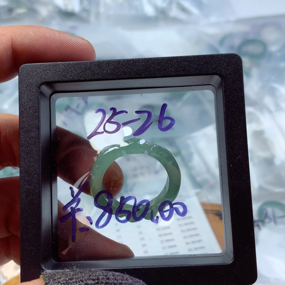 翡翠未镶嵌颈饰@**傅翡翠