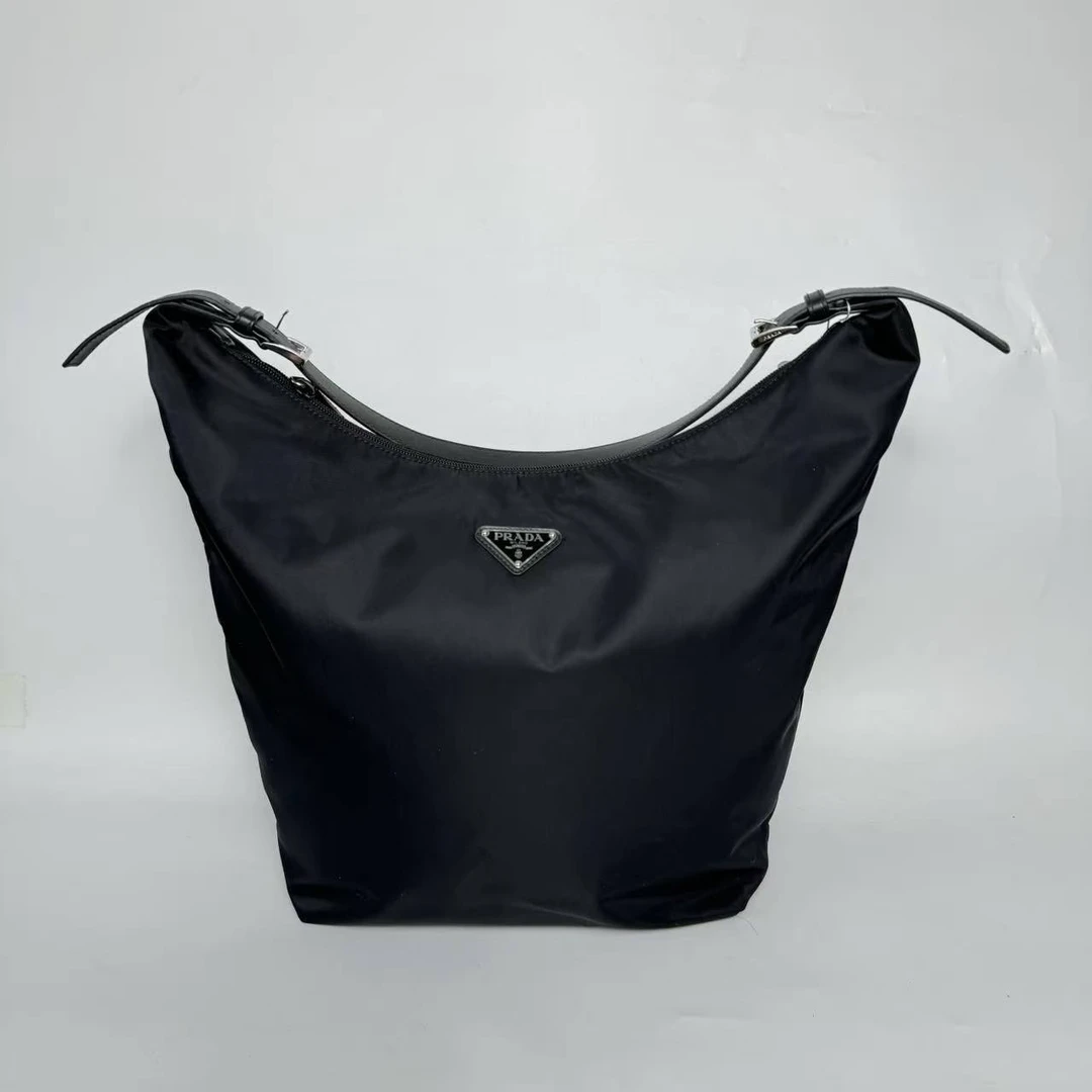 99新 Prada/普拉达 单肩包/包包/050910