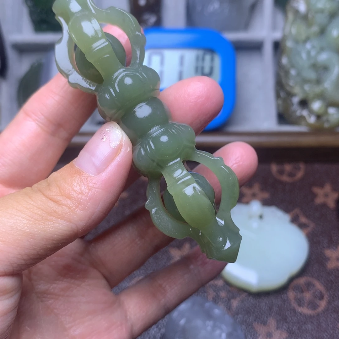 渡***和田玉未镶嵌颈饰