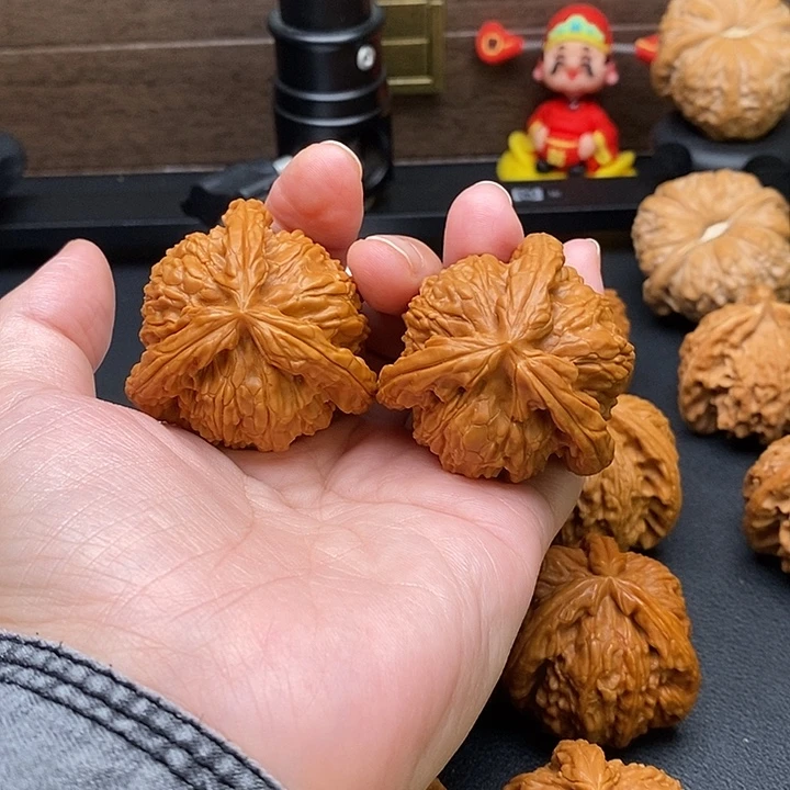 褚***橙把件文玩核桃白奔