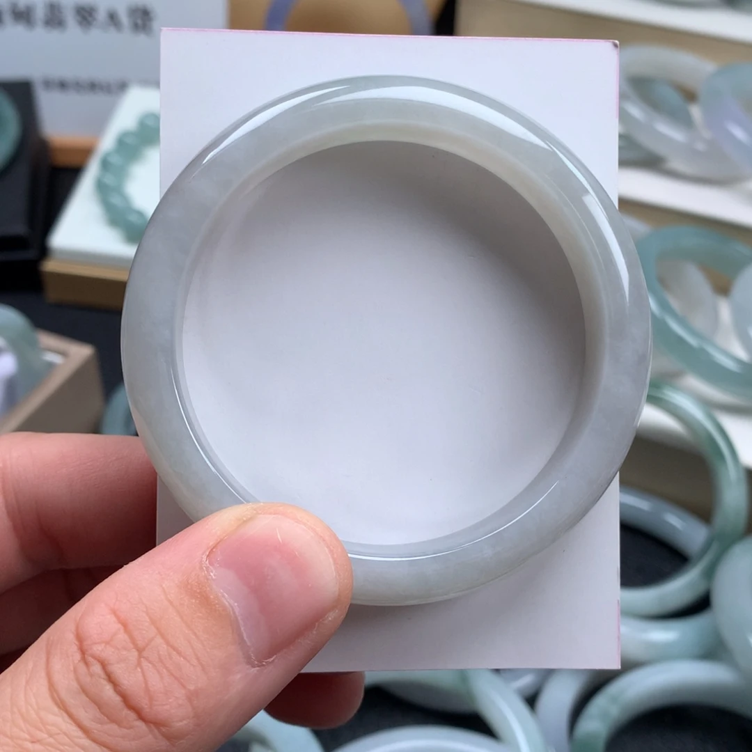 翡翠未镶嵌手镯成品无暇