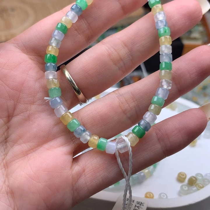 翡翠散珠已*置小桶珠手串