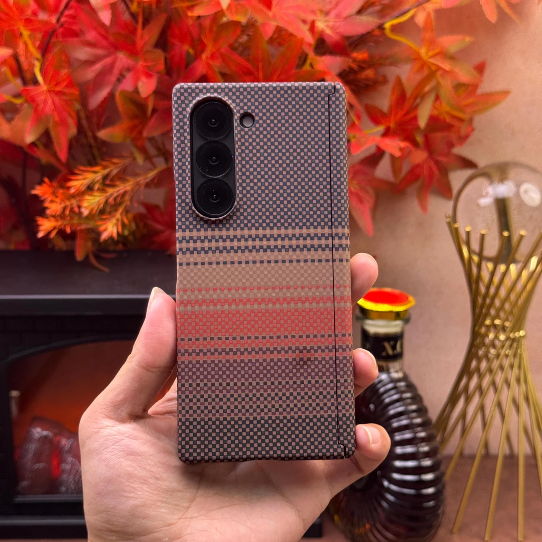 适用三星zfold4567手机壳日升红碳纤维双中轴男W24心系天下W2W25