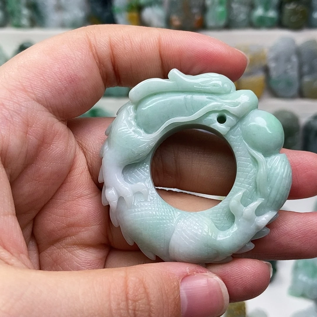 翡翠未镶嵌吊坠(赠链)