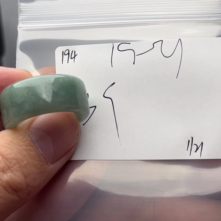 翡翠戒指未镶嵌明天
