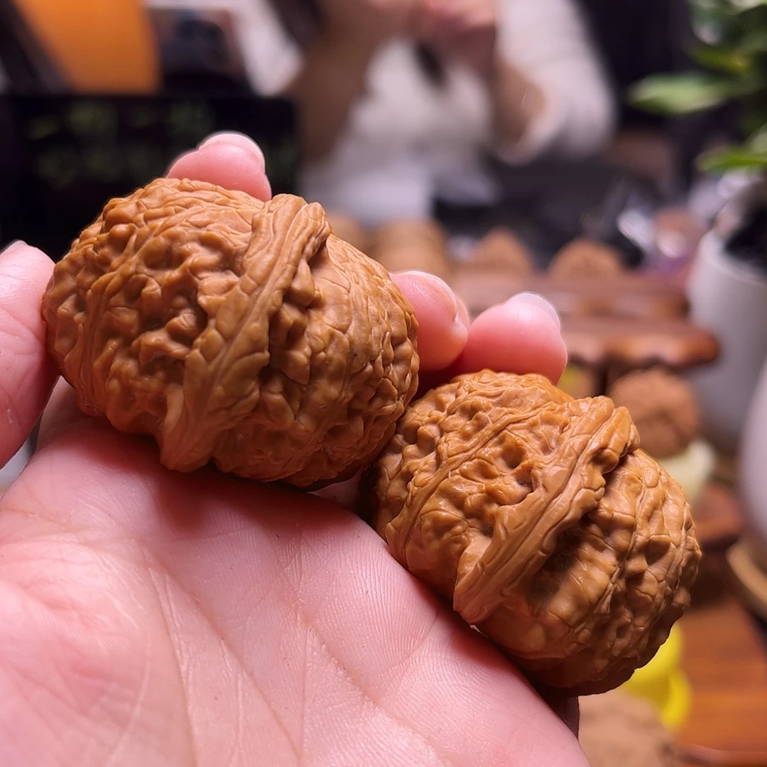 中***梦把件文玩核桃43尺白狮子48