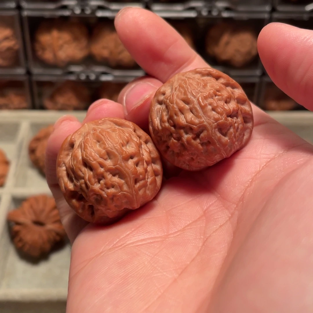 J***淇文玩核桃把件野生小莲花31.5