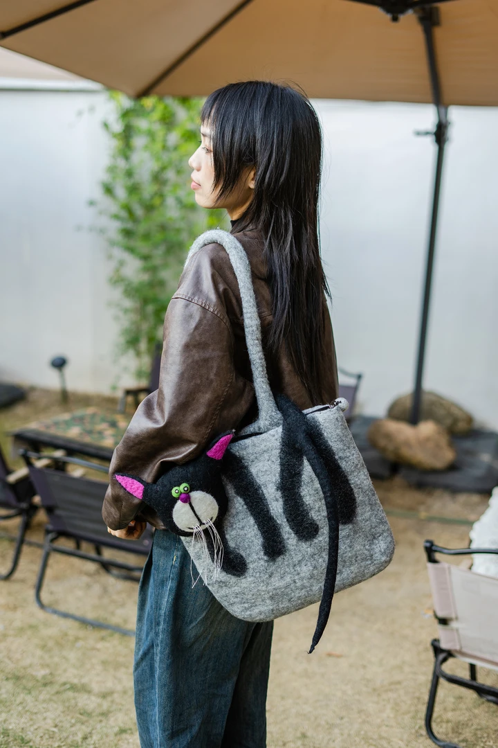 单肩小众斜挎包复古刺绣ins时尚通勤运动布包肩包简约健身119