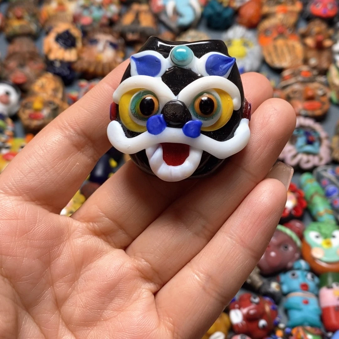 琉璃颈饰印度尼西亚醒狮