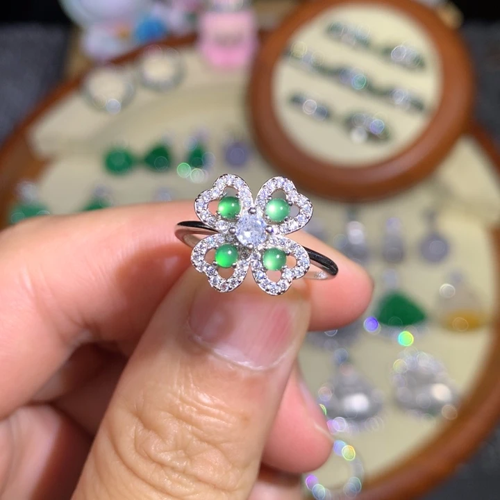 银S925镶嵌戒指翡翠翡翠A货*高冰阳绿蛋面时来运转四叶草戒指