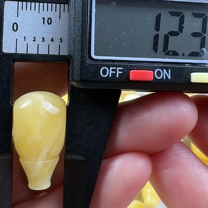 蜜蜡未镶嵌裸石25杂