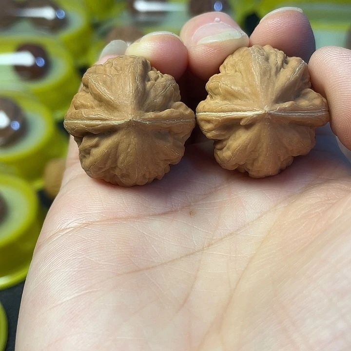 文玩核桃吊坠粗筋大枣八棱