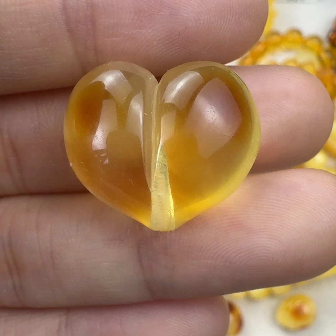 蜜蜡未镶嵌珠宝奇石全品 21.8×18.7×12mm