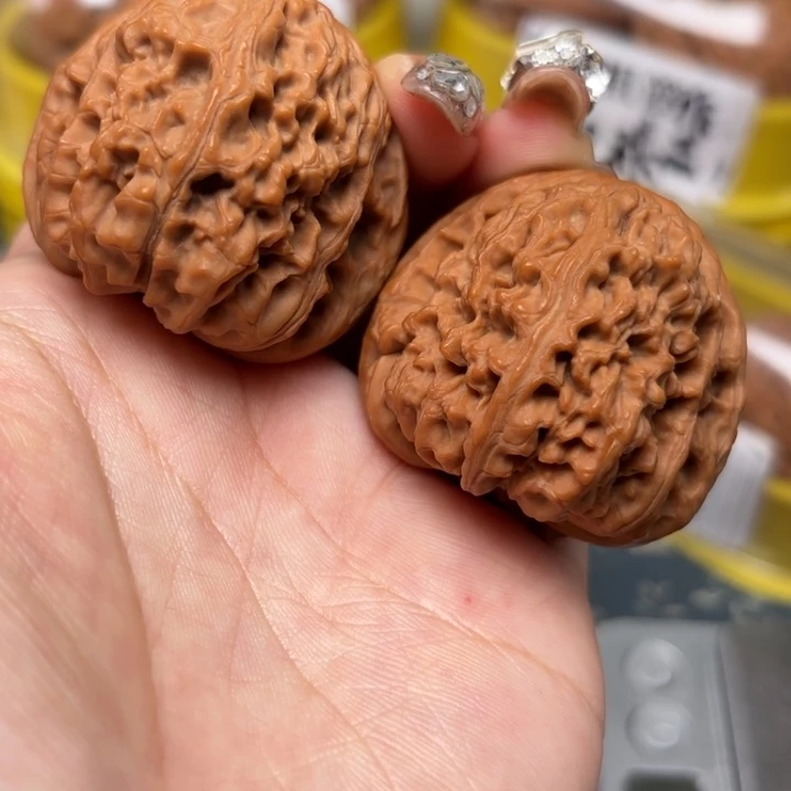 文玩核桃吊坠42-32459-02