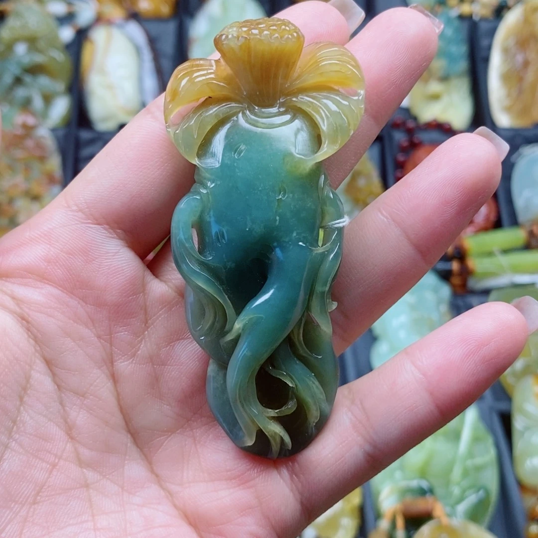 蛇纹石玉未镶嵌颈饰