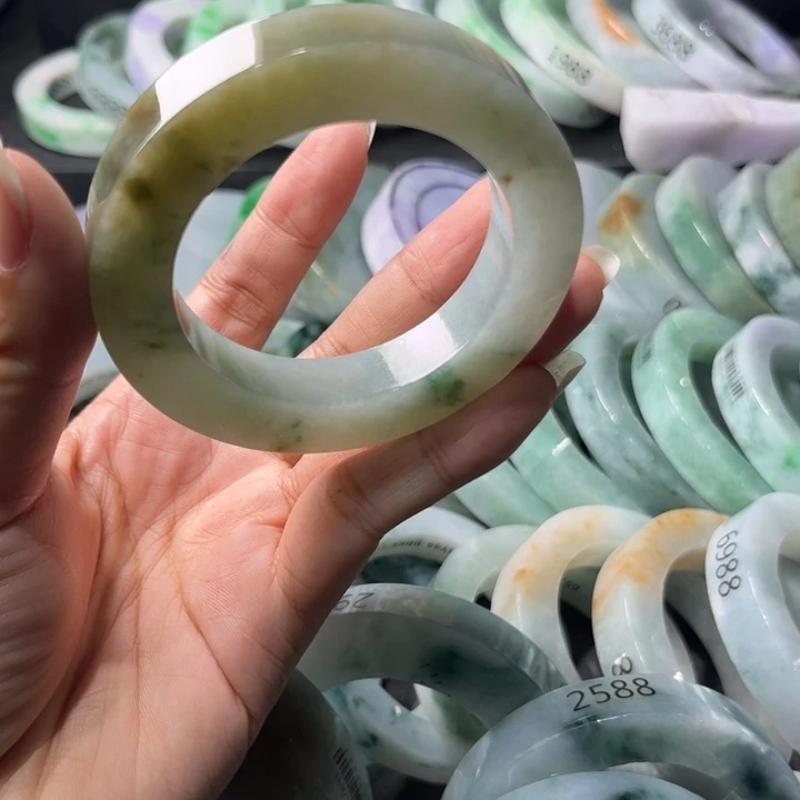 定制翡翠未镶嵌手镯翡翠