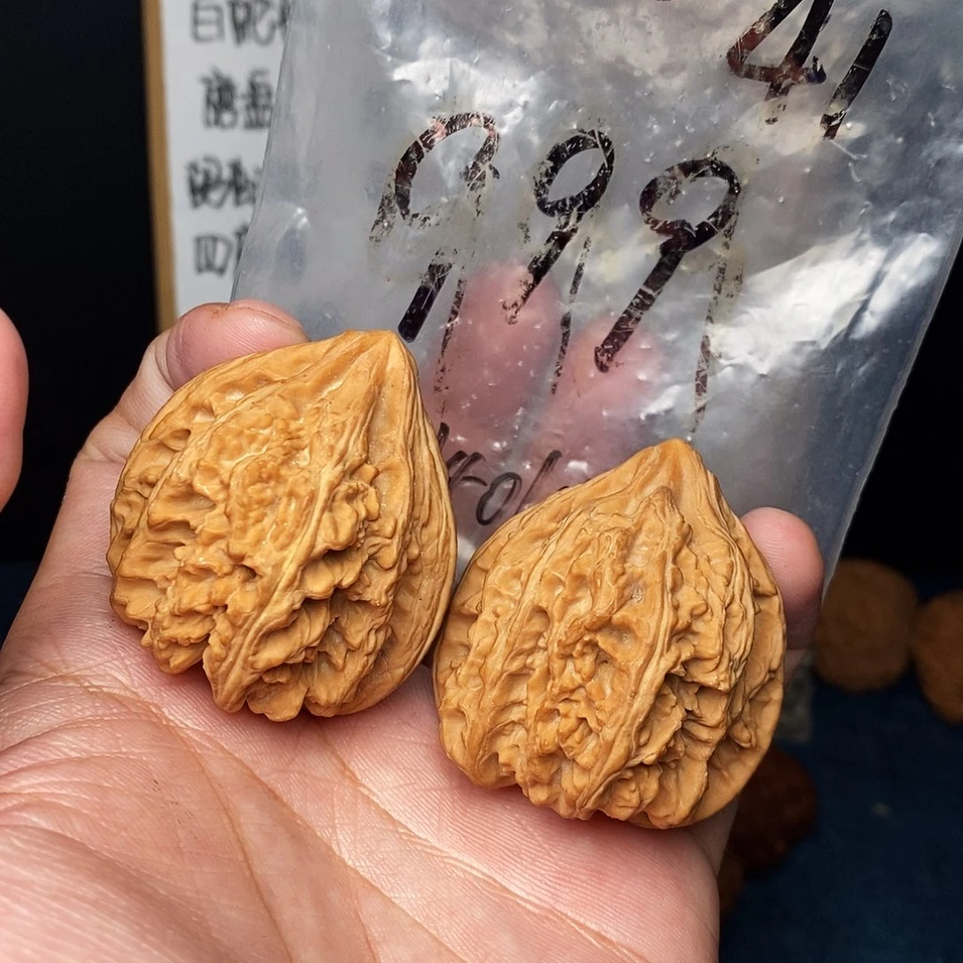 ****把件文玩核桃三羊谷