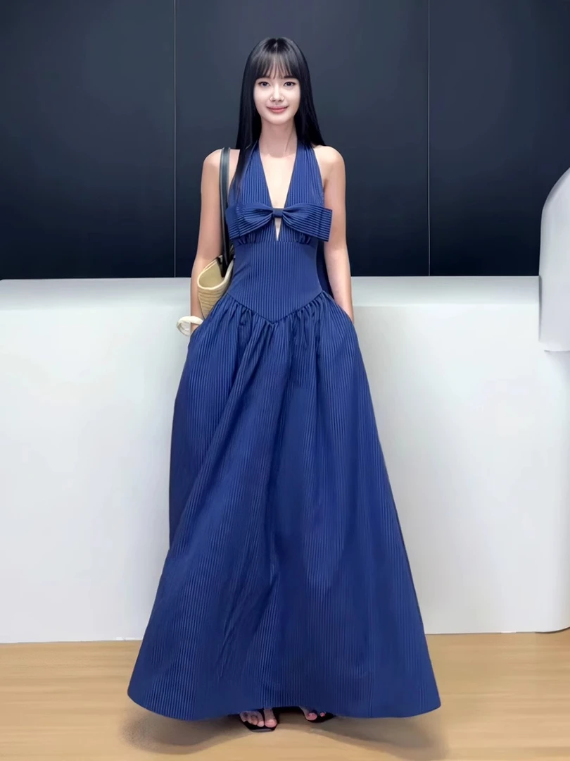 法式高级感蝴蝶结条纹挂脖连衣裙女夏季度假风性感露背收腰a字裙