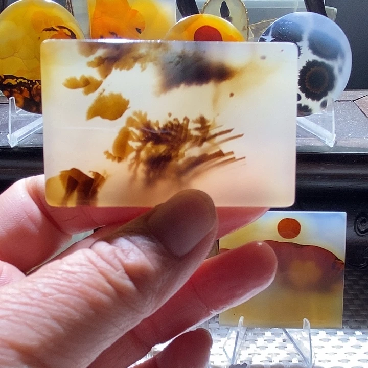 查罗石未镶嵌颈饰