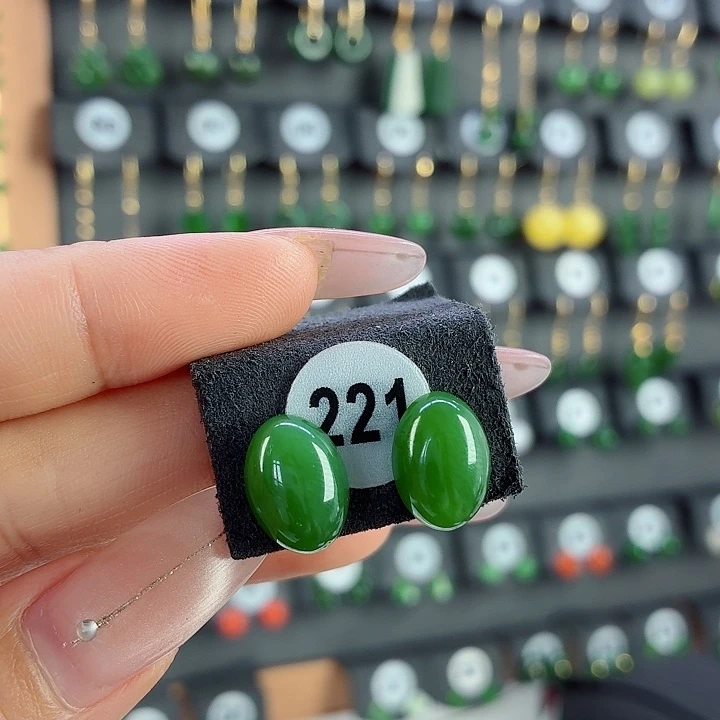 和田玉18K金镶嵌耳饰