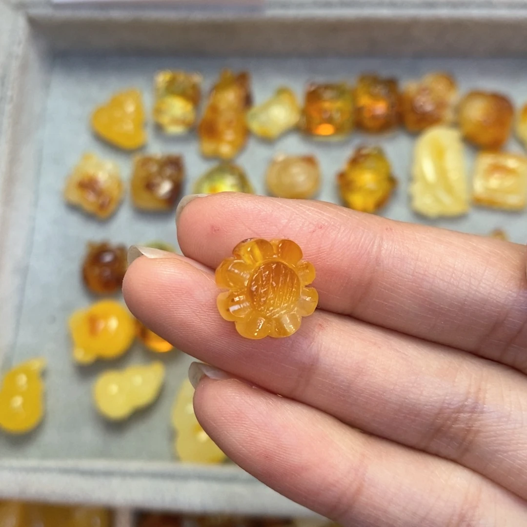 蜜蜡颈饰未镶嵌小*向日葵