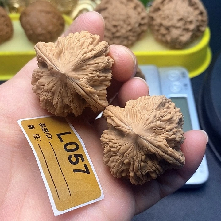 文玩核桃把件虎头4.0