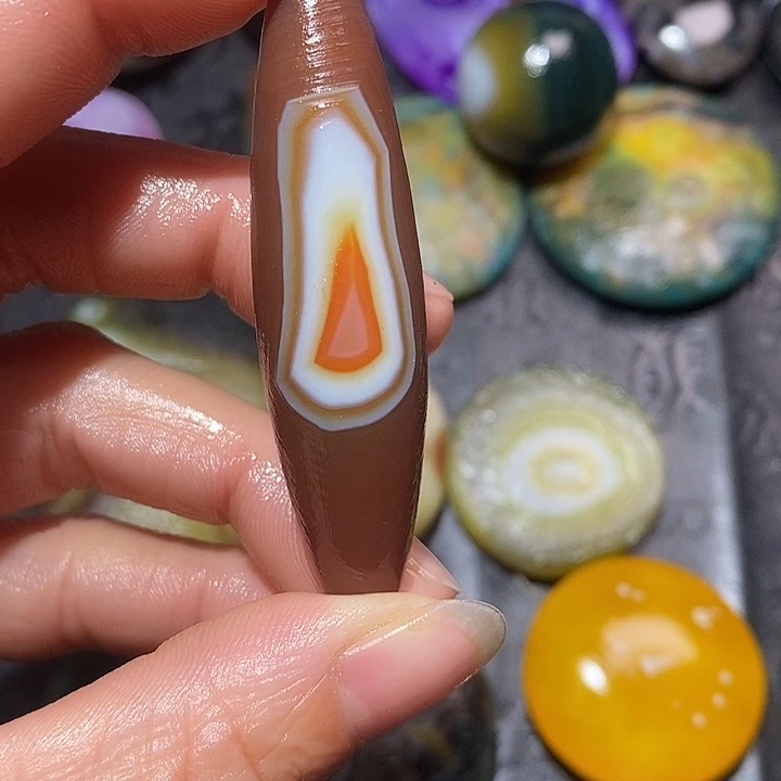 魏***漆玛瑙/玉髓合金颈饰