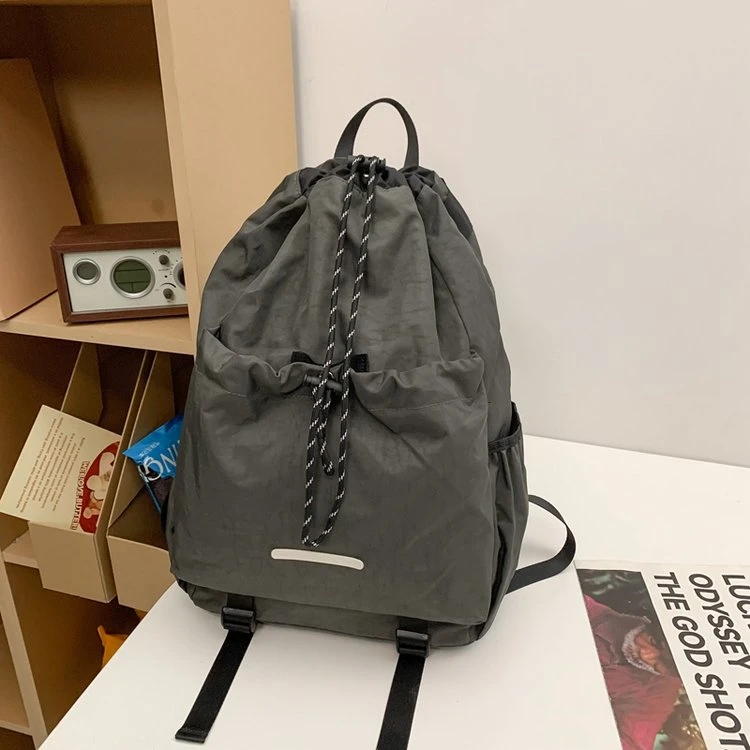 十八家少年户外登山旅行日韩复古双肩背包百搭运动双肩背潮流日系