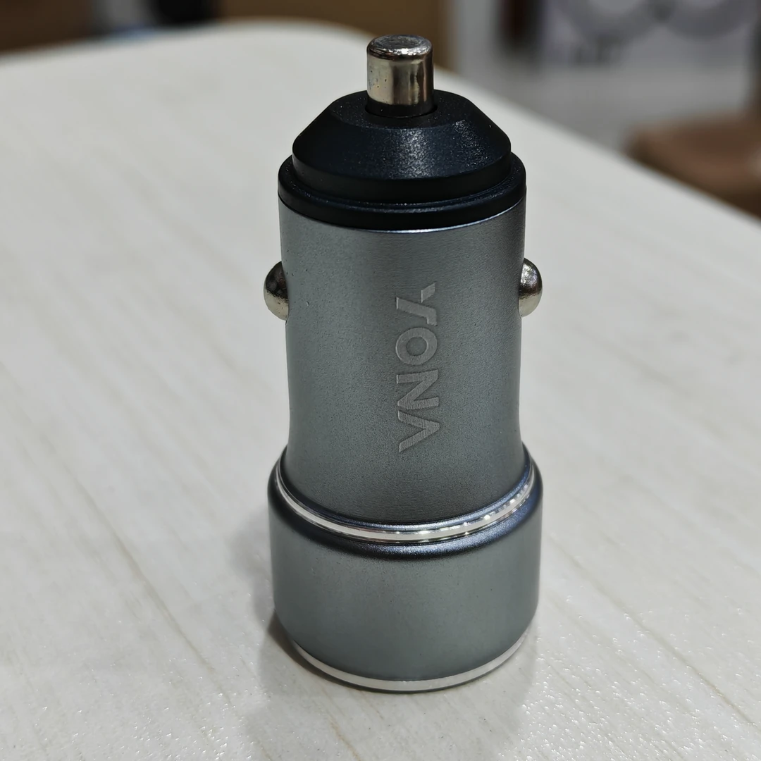 金属车载充电器USB+Type-C充电口