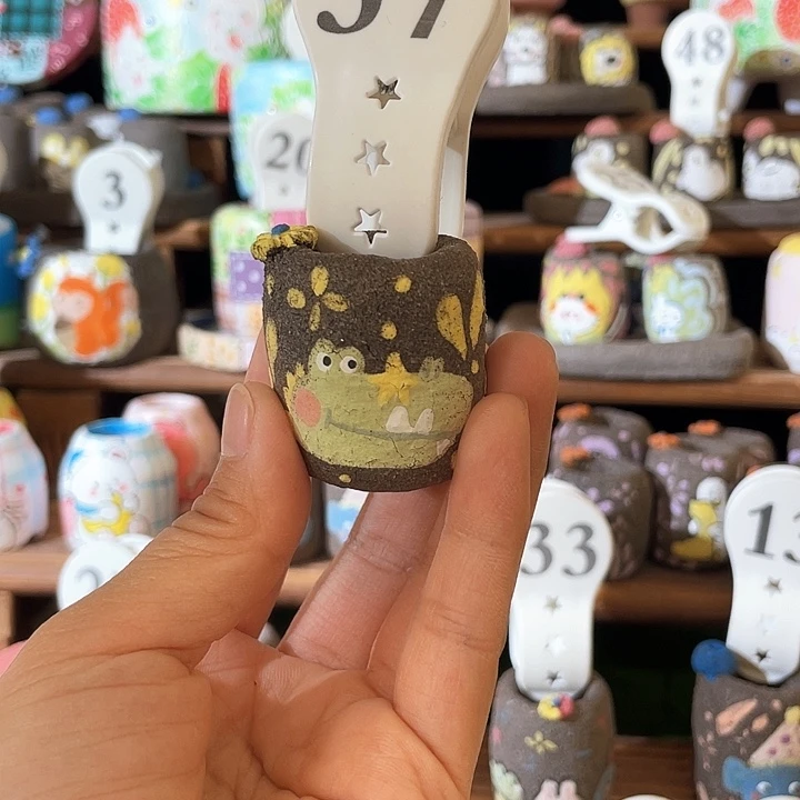 57……手工手绘花盆瑕疵