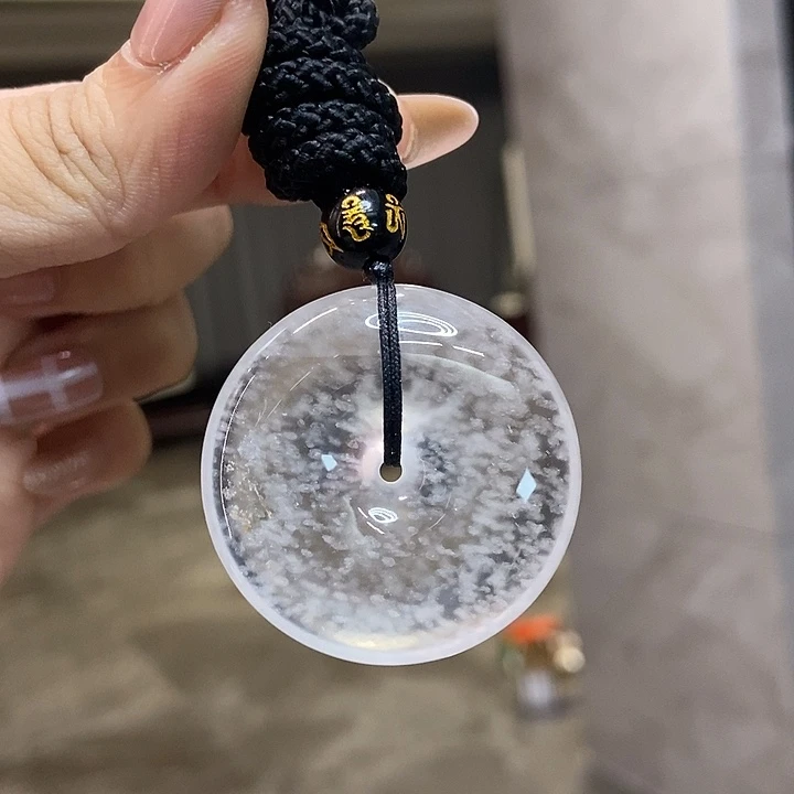 石英质玉未镶嵌颈饰雪花棉平安扣