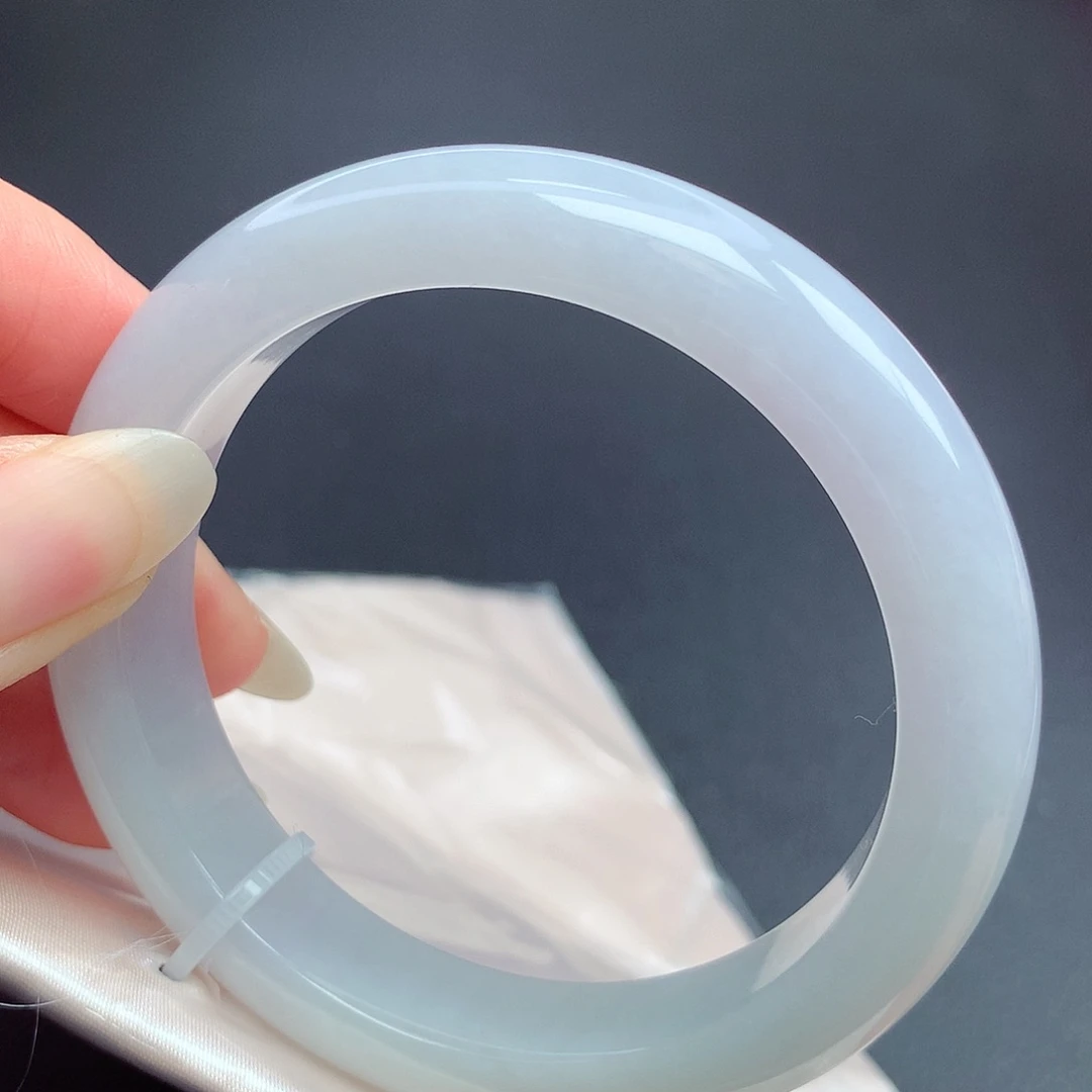 翡翠未镶嵌手镯56圈口