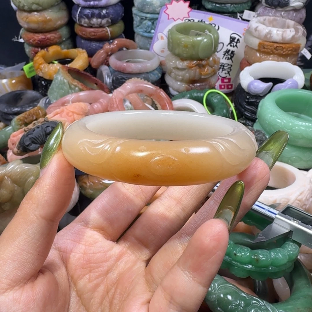 石英质玉（佘太翠）未镶嵌手镯10，60，微瑕