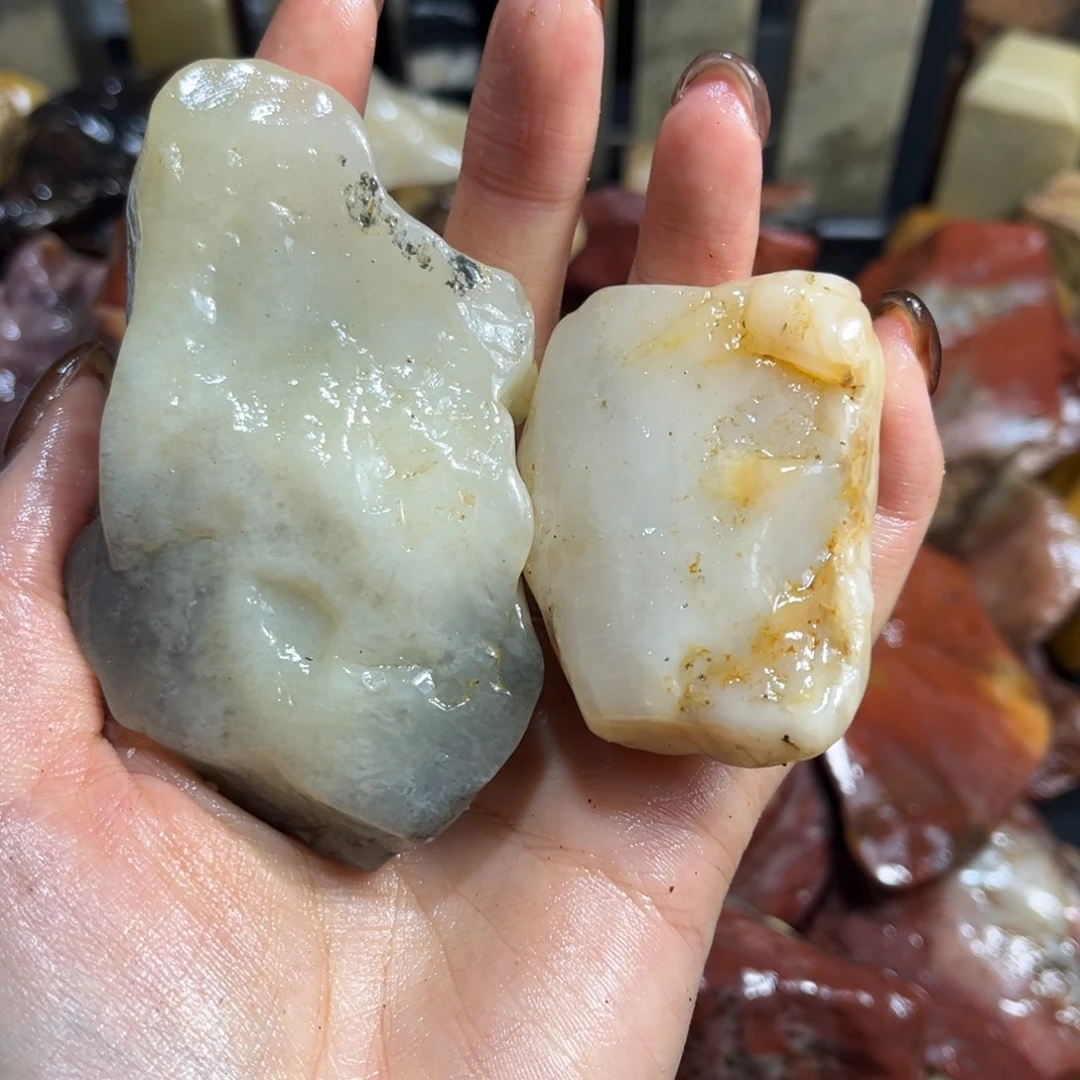 六***哥大叶紫檀（黑酸枝木类）寿山石