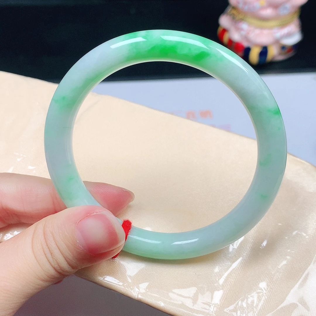 翡翠未镶嵌手镯555