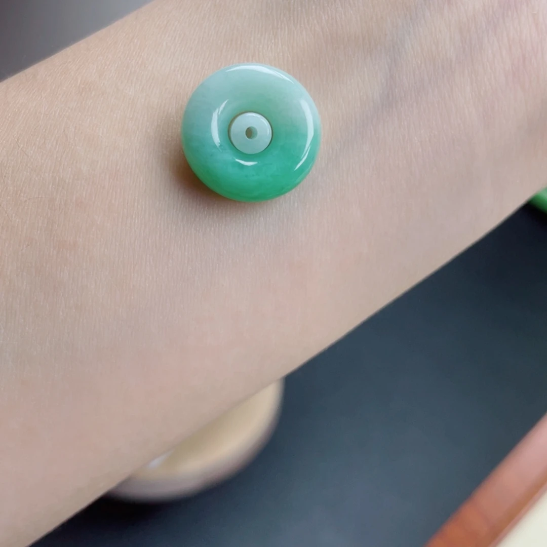 翡翠未镶嵌颈饰?*子5841855