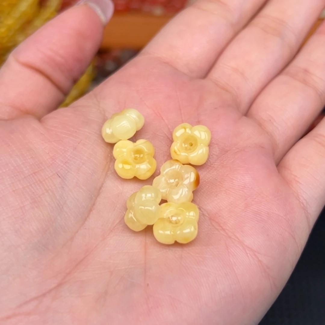 爱***头琥珀未镶嵌吊坠(不含链)多样性
