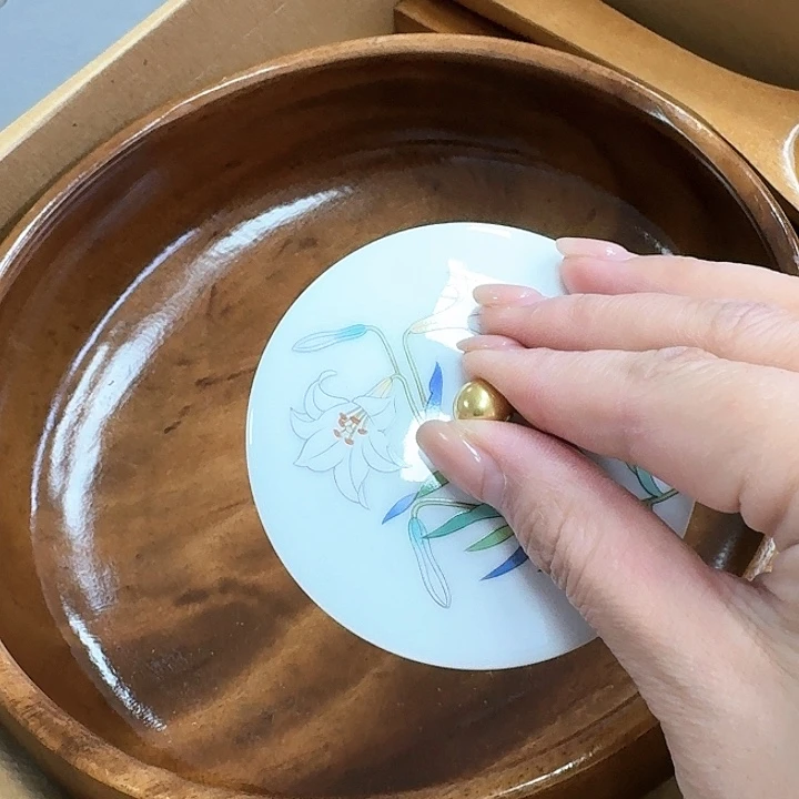 自*客瓷器。   瓷器。