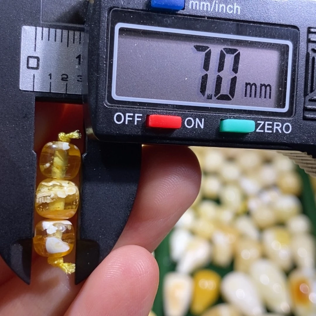 蜜蜡未镶嵌裸石配饰