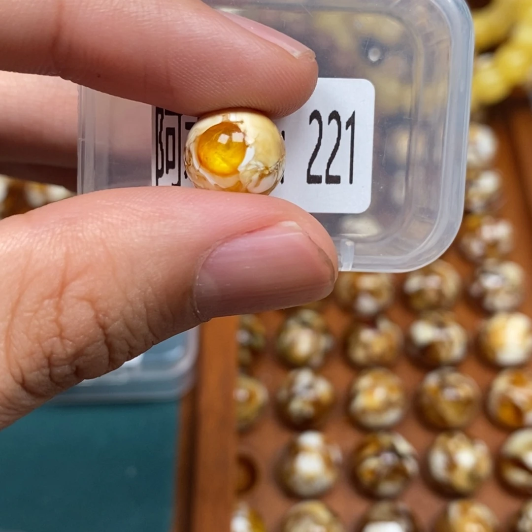 把件猴头核桃沁色圆珠老型221
