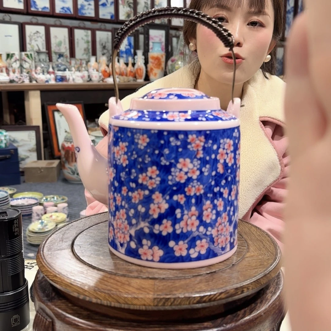 摆件瓷/////景德镇陶瓷瓷器。